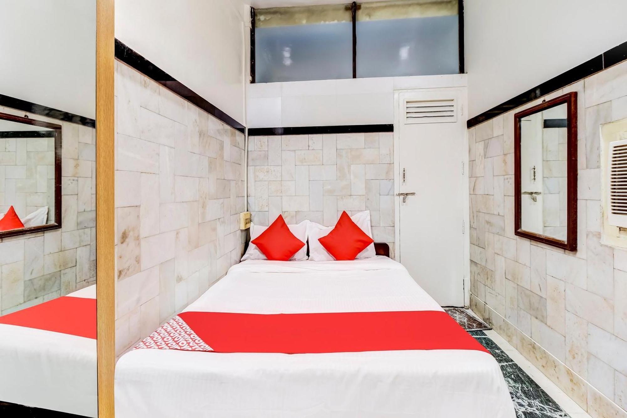 Super Oyo Hotel Dreamland Bombaj Exteriér fotografie
